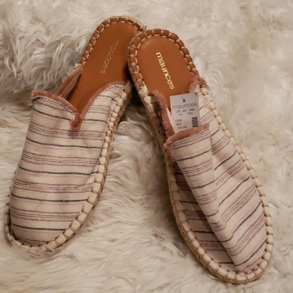 Maurices Slip Ons Size 9.5